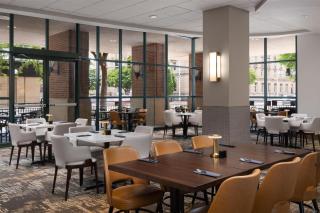 Embassy Suites Lincoln - Lincoln - 4