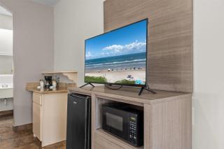 Ramada by Wyndham & Suites South Padre Island - 4