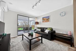 Modern Coastal Retreat 2BR Apt in Rockingham - Rockingham - 7