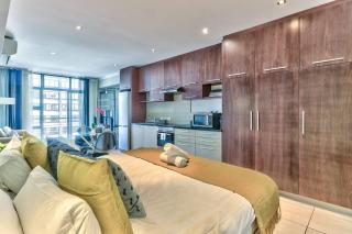 Studio close to VA w Pool Parking Gym Fast WIF - 6