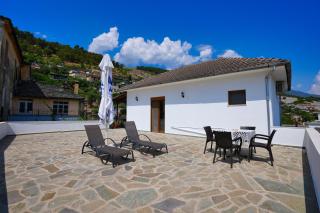 Jons Apartment - Gjirokastra - 0