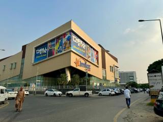 Mövenpick Apartments - Family 1 2 3 4 Bedroom at Penta Square Mall & Residency DHA Phase 5 Lahore - Lahore - 8