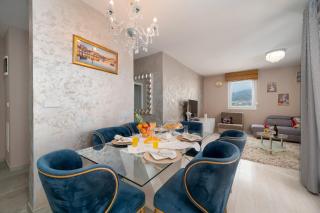 The Velvet Skyline - 7