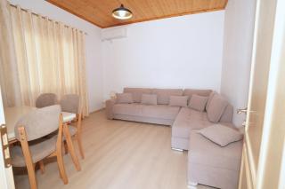 Jons Apartment - Gjirokastra - 3