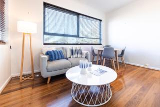 Cosy 1BR Apartment in heart of Elwood - Melbourne - 9