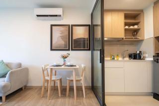 Fairway Escape - Golf View 1BR with Balcony in Laguna - - 3