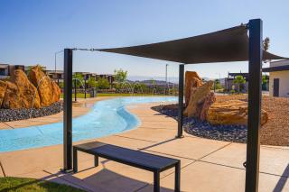 Popular Poolside Retreat townhouse - 1