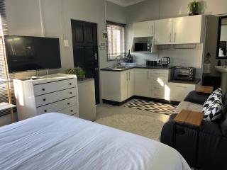 Garden View Cottage - Durban - 6