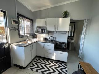 Garden View Cottage - Durban - 5