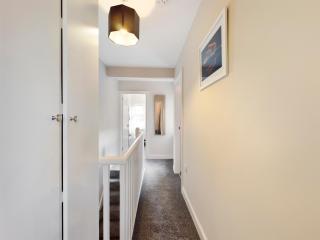 It's Broadway Baby! Great house close to City Centre - Belfast - 2