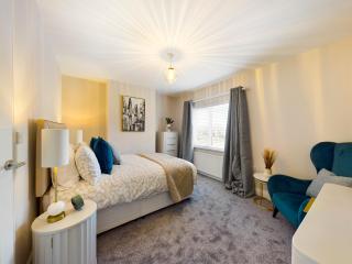 It's Broadway Baby! Great house close to City Centre - Belfast - 7