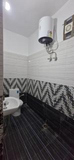 H K Paying Guest House - Ayodhya - 5