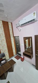 H K Paying Guest House - Ayodhya - 2