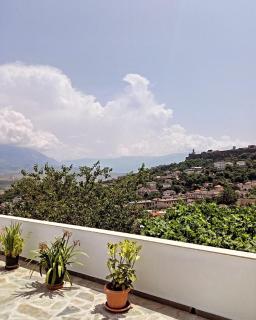Jons Apartment - Gjirokastra - 9