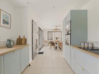 Jolie maison familiale pour 8 avec jardin - 7