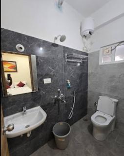 Hotel Yuva - Hyderabad - 1
