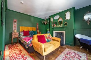 Mademoiselle's Boutique Holiday Accommodation - Whitby - 0