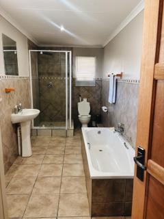 Safari House at Zuikerkop - Clocolan - 2