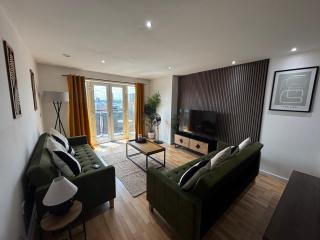 Modern TWO Bedroom Apartment Amazing Views Birmingham City Centre FREE Underground Parking - Birmingham - 6