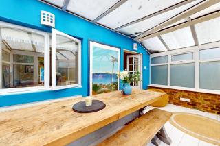 Bright 2 Bed With Patio & Backyard on Victoria Park - Londra - 5