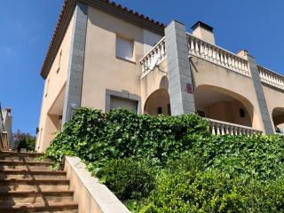 House with pool in Pino Alto - Montroig - 0