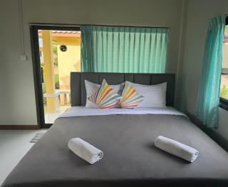Thungwua laen resort - - 9