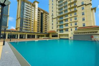 4PAX Studio, Netflix, Free WIFI, Riverine Diamond - Kuching - 1