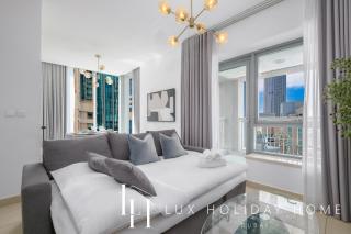 LUX The Burj Khalifa Fountain View Suite - Dubai - 4