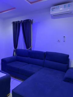 FULLY FURNISHED DAILY FLAT RENTALS AND APARTMENT RENTAL AT IPAM SELF SERVICE 2BEDROOM And 1 BED APARTMENT IN NEW OWERRI IMO STATE, WITH FREE SHUTLE PICK UP WITHIN OWERRI, kitchen and all living amenities included a home away from home, better than a hotel - - 2