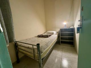 Backpacker's Bed - No Parking - Abu Dhabi - 8