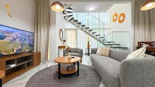 Masdar 2BR Apt Cozy Calm Poolside - Abu Dhabi - 0