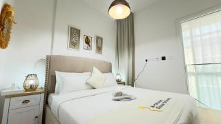 Masdar 2BR Apt Cozy Calm Poolside - Abu Dhabi - 8