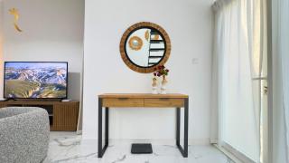 Refined 2BR Escape Pool & Parking Masdar - Abu Dhabi - 1