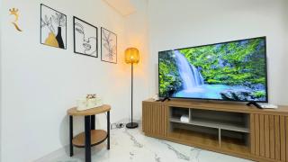 Masdar 2BR Apt Cozy Calm Poolside - Abu Dhabi - 6