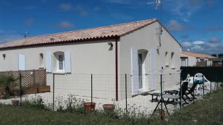 APPARTEMENT PRES DE ROYAN 7 MINUTES MER CONFORT CALME rdc espace détente jardin - Sémussac - 0