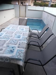 Twins house pool 2 - 7