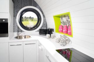 Let's Glamp Retro - Madonna - Capel-Cynon - 6