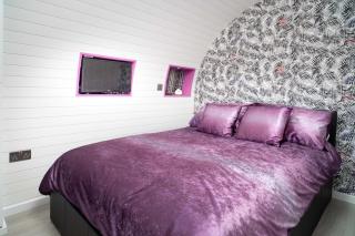Let's Glamp Retro - Madonna - Capel-Cynon - 4