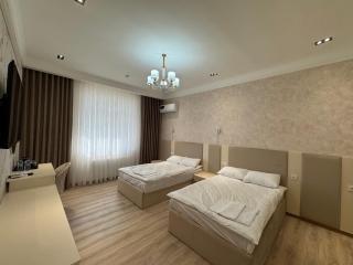 Koson Hotel - - 0