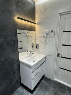 Koson Hotel - - 7