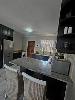 2 Bedroom Apartment - Trichardt - 4