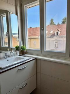 Stylish Flat Near Centre - Klagenfurt - 1