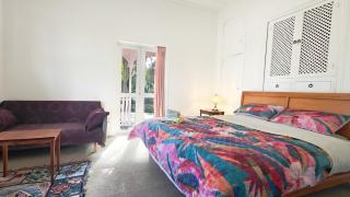 Top Hill House - - 8