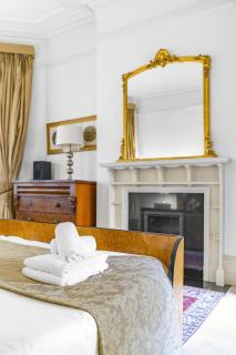 The Bedford Belle - Bloomsbury - By Frankie Says - London - 1