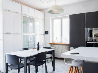 LAKESIDE SERENITY ESCAPE - Free Wi-Fi and Private Parking Included - Paratico - 4