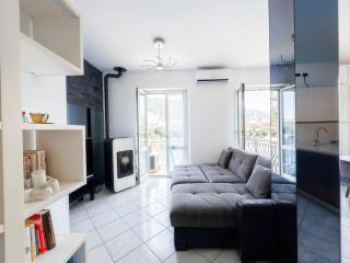 LAKESIDE SERENITY ESCAPE - Free Wi-Fi and Private Parking Included - Paratico - 3