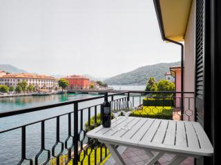 LAKESIDE SERENITY ESCAPE - Free Wi-Fi and Private Parking Included - Paratico - 0