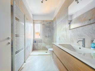 LAKESIDE SERENITY ESCAPE - Free Wi-Fi and Private Parking Included - Paratico - 1