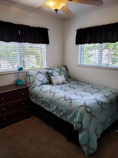 Tropical Streamside Central Oahu Home - Waipio Acres - 8