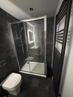 Boutique 2 bedroom apartment - Mersham - 9